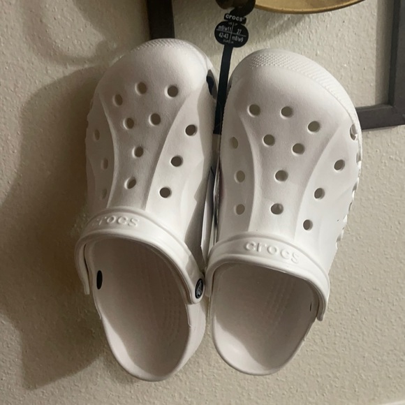 NEW WHITE CROCS SIZE 9 - Picture 1 of 1